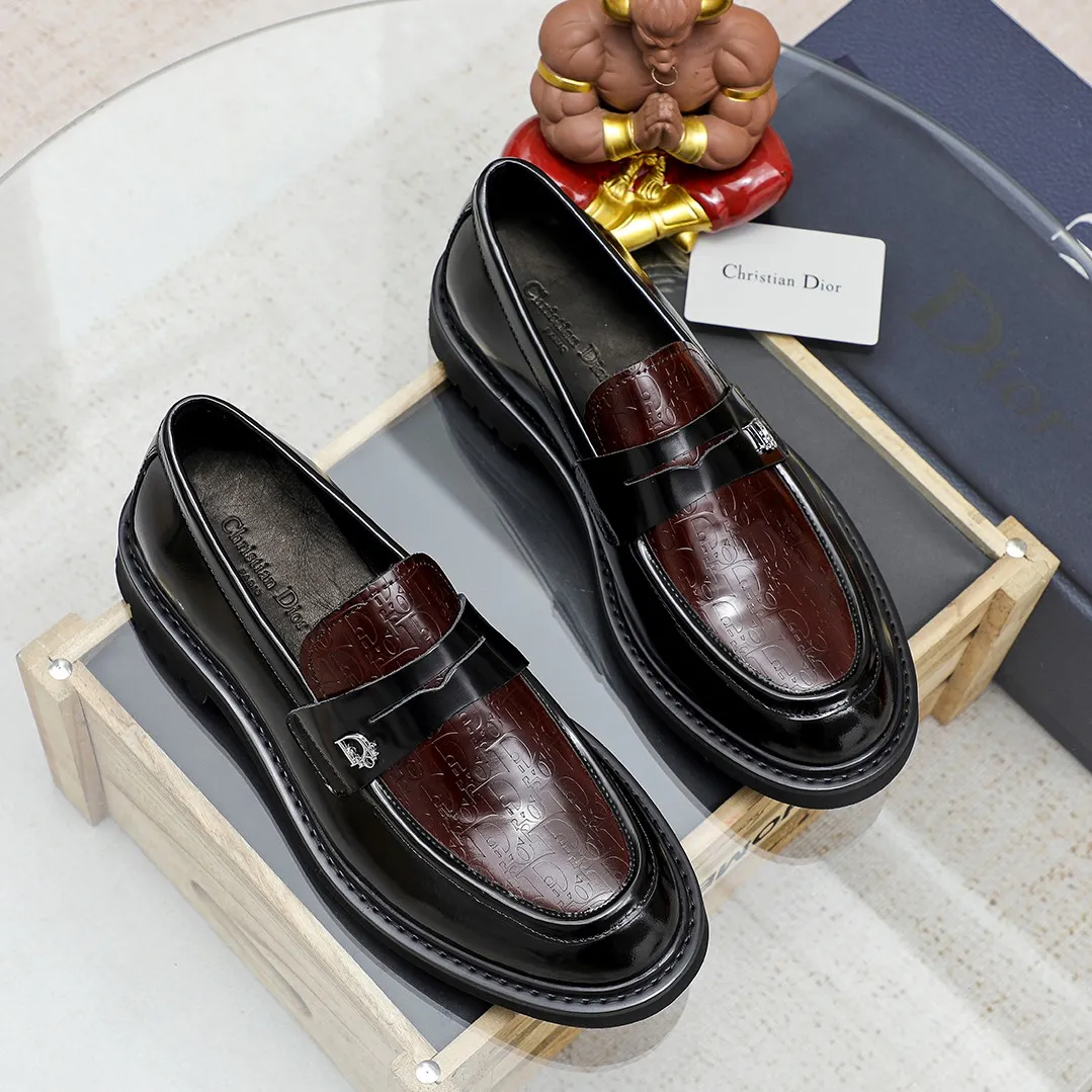 Men's shoes 💰520🕷️🕷️[Dior] Dior's new casual men's shoes are launched in Hong Kong counters. Official website 1:1 production. Italian woven cowhide + water-dyed 🐂 leather lining. Designed by European and American masters. Perfect shape to create counter quality, solid color rubber wear-resistant outsole and classic dazzling toe! Super versatile and very comfortable. High-end without losing taste, fashionable and novel! ! Absolute focus! 8 colors available! Code number 38-45……